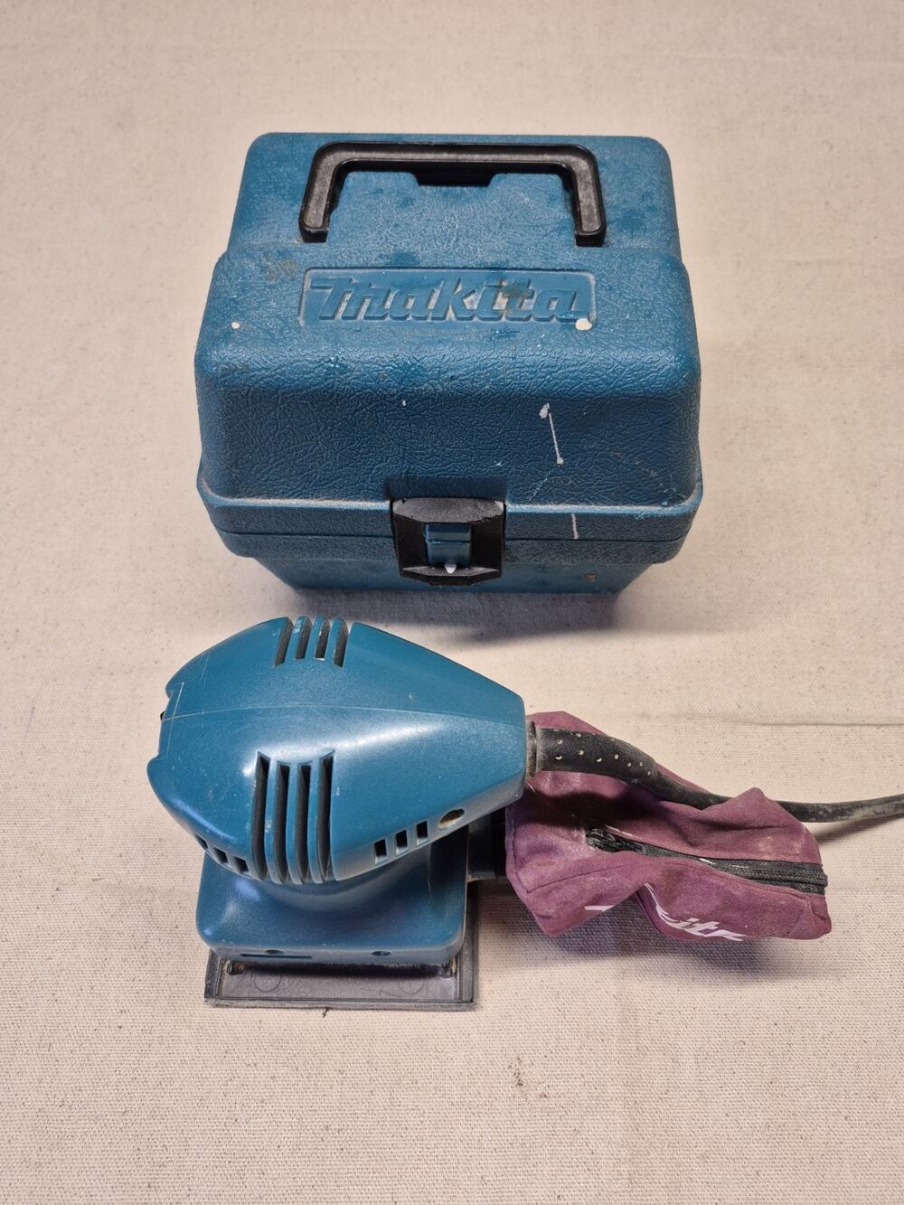 Makita BO4551 1/4 Sheet Finishing Hand Sander 14,000 OPM With Bag Case Tested